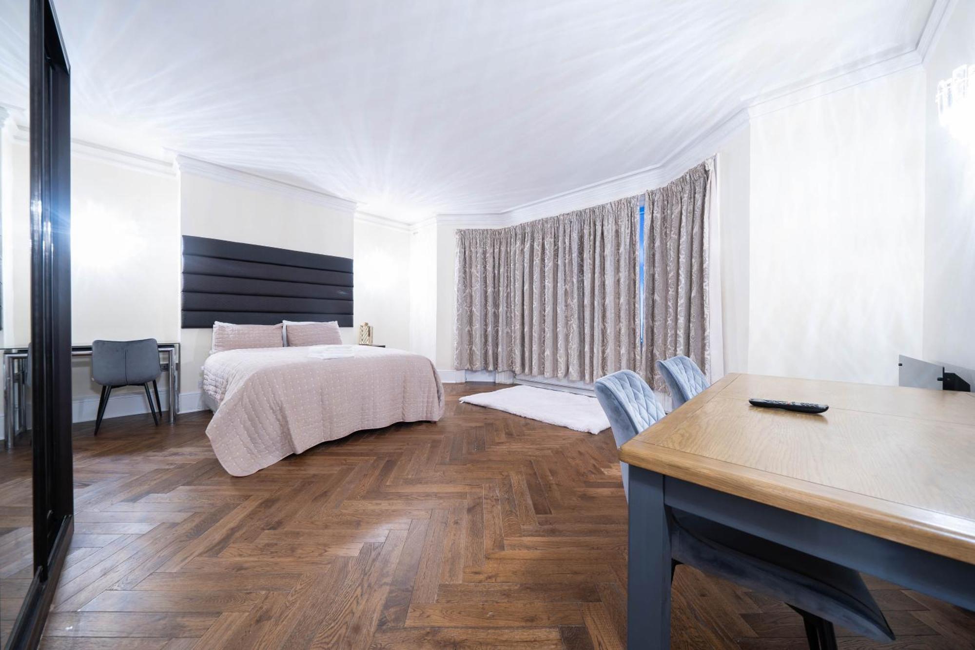 Hyde Park Serviced Apartament